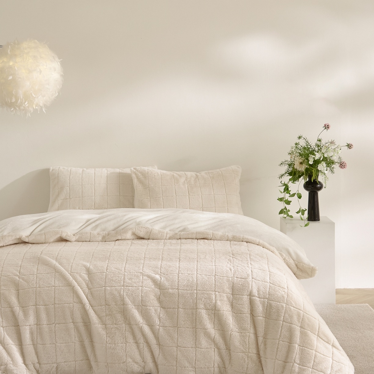 Tesselata Faux Rabbit Fur & Lac Velvet Paraclitus Pone - Mollis Jacquard 3-Piece Stramenta Pone