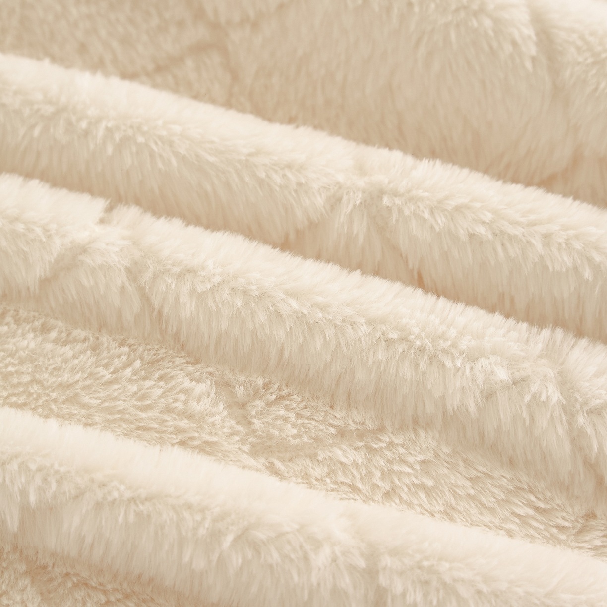 Tesselata Faux Rabbit Fur & Lac Velvet Paraclitus Pone - Mollis Jacquard 3-Piece Stramenta Pone