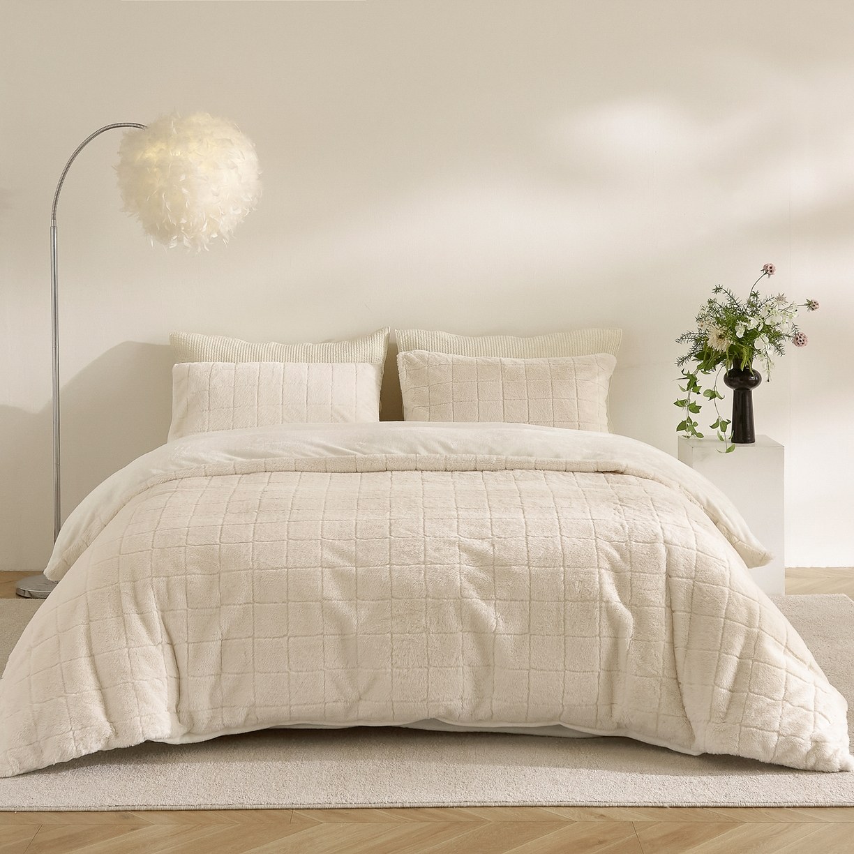 Tesselata Faux Rabbit Fur & Lac Velvet Paraclitus Pone - Mollis Jacquard 3-Piece Stramenta Pone